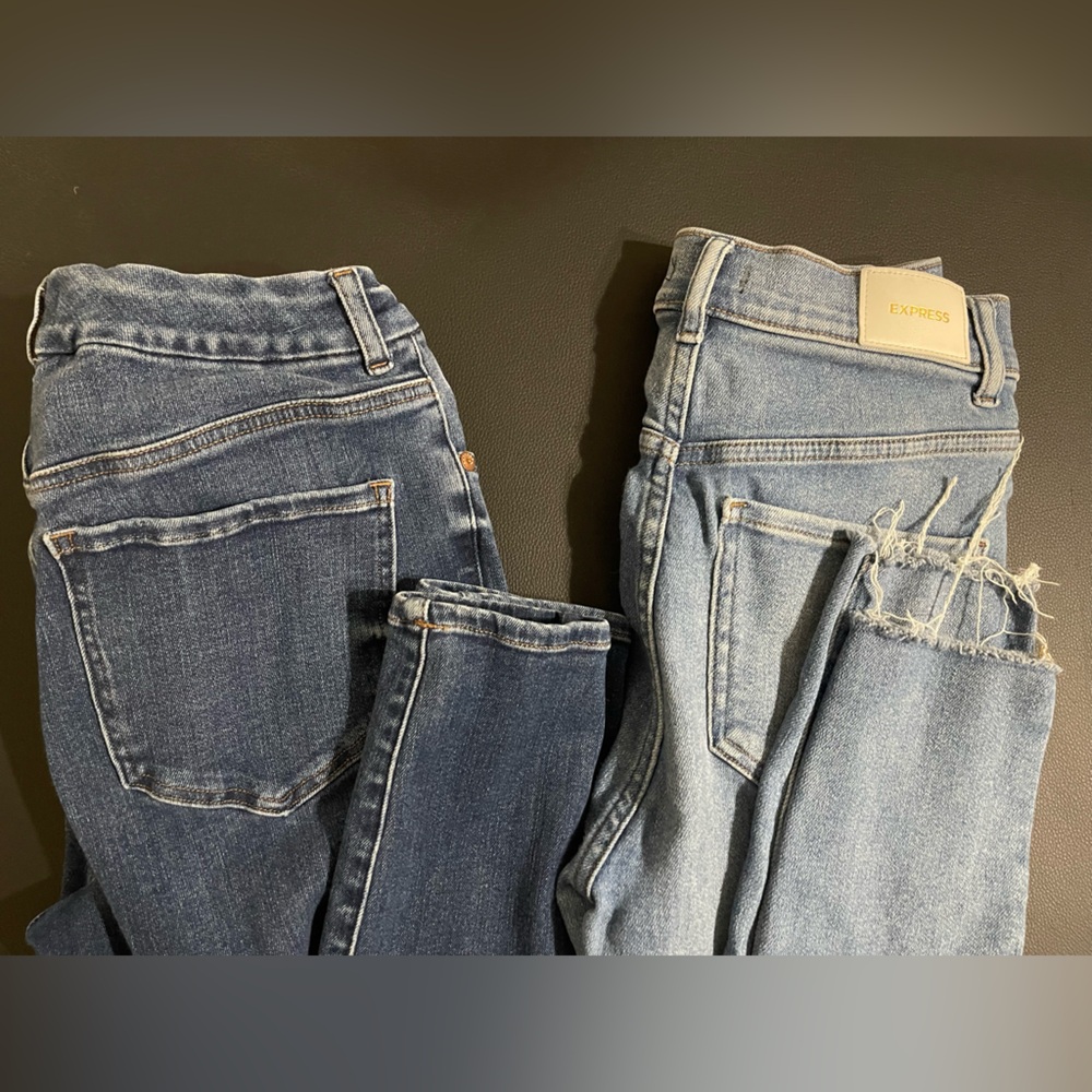 Express women’s size 4 Dark and Light Blue Skinny Jeans